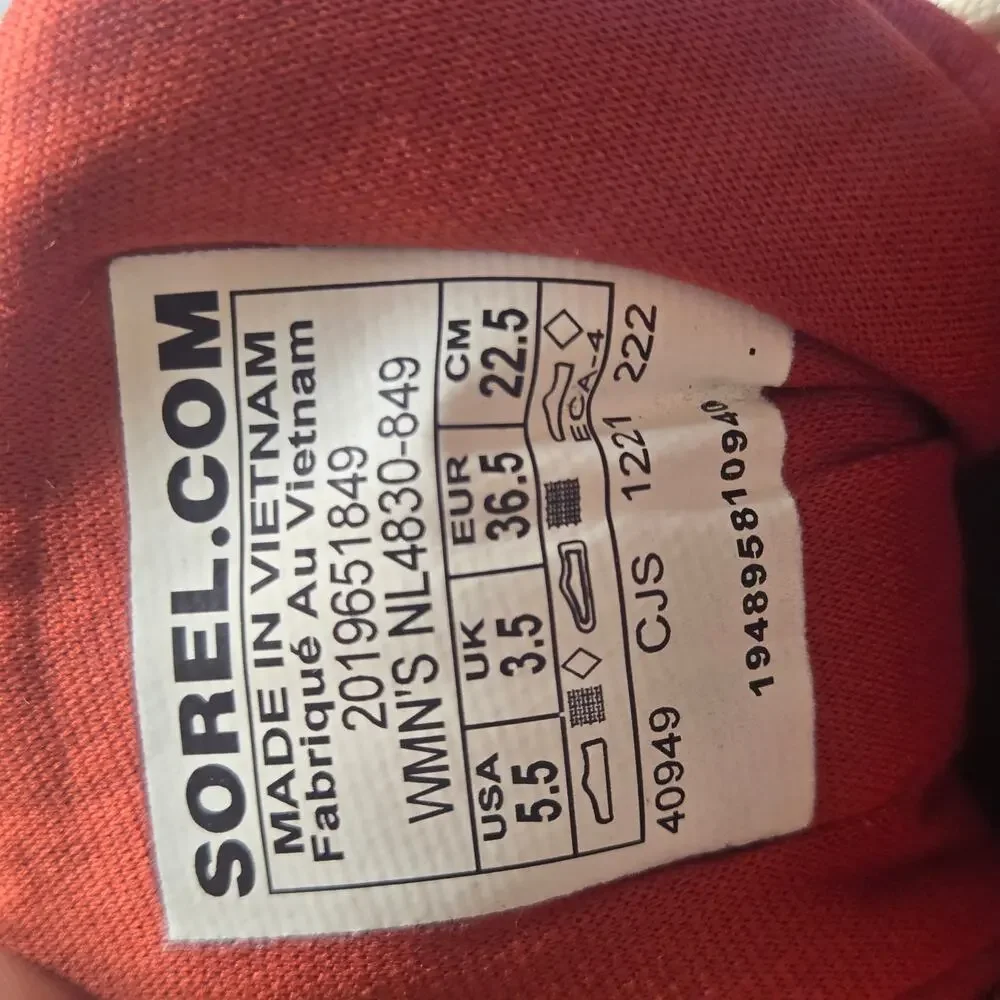 Sorel Size 5.5 Women's Kinetic Waterproof On the Go Venture Mid-Boot Hiking red - Picture 9 of 10